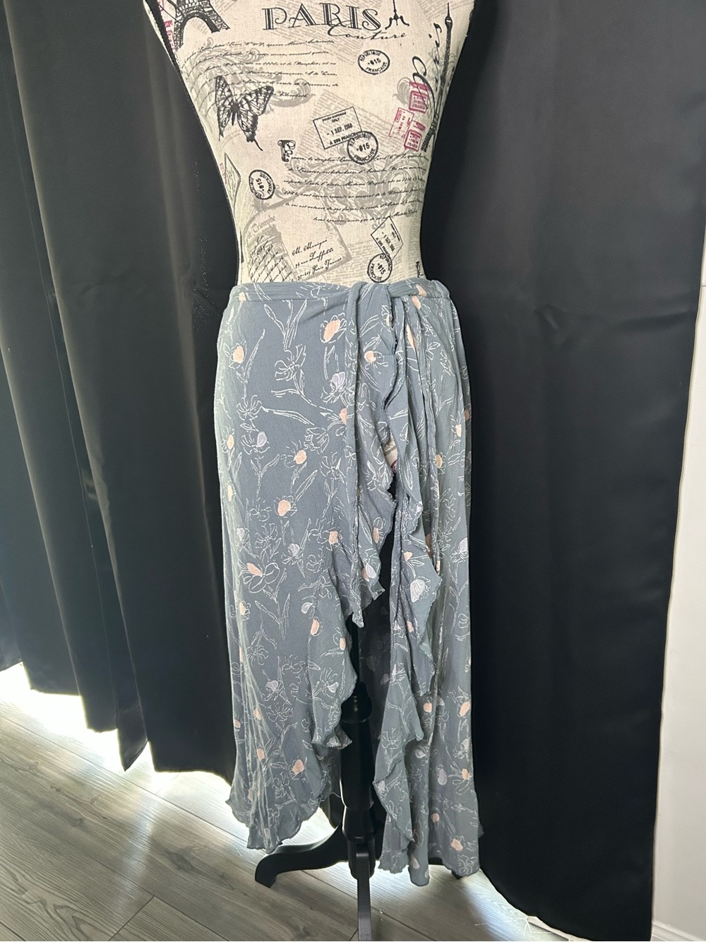 Women’s Maxi Wrap Skirt with Underlying Shorts (L)